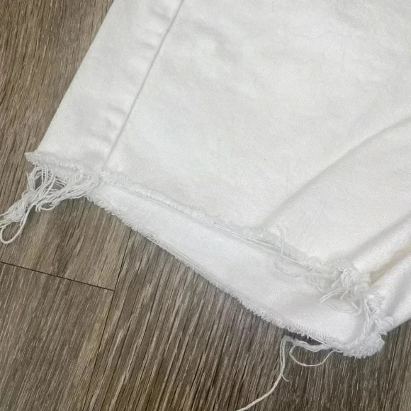 Womens Universal Thread White Shorts - 2/26R - Picture 4 of 8